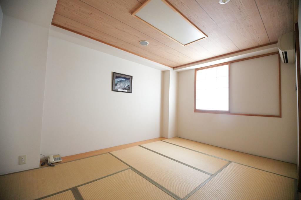 Kuretake Inn Gotemba Inter Gold Cabin Exterior photo